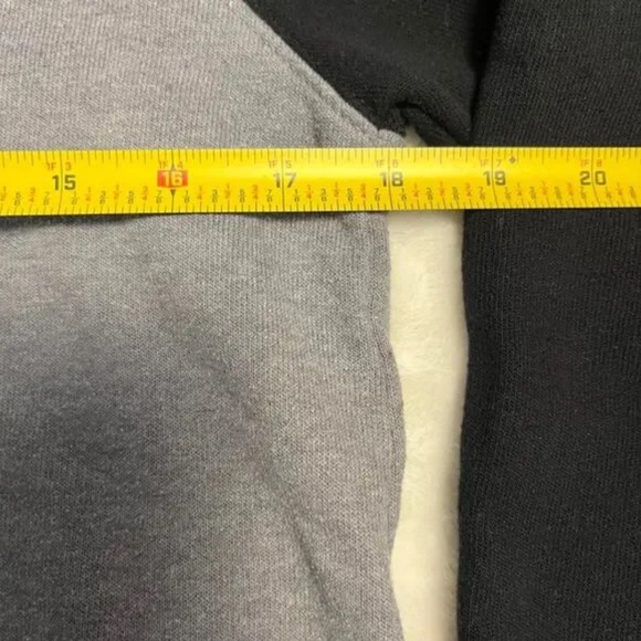 Classic Rock Couture Graphic Sweatshirt Small Bisbee AZ Boutique Cadillac - Picture 4 of 5